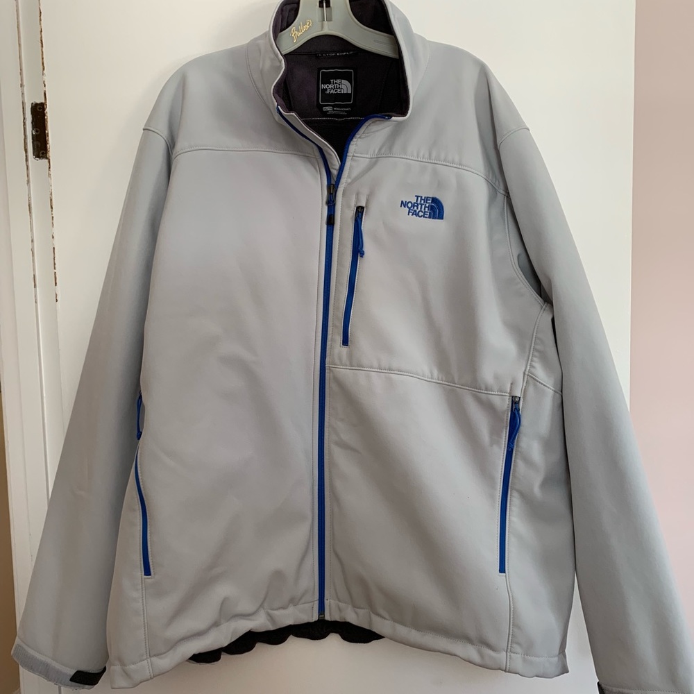 Men’s North Face jacket